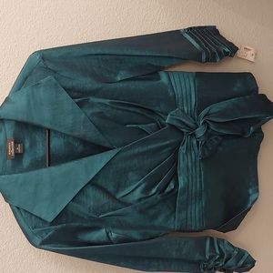 NWT festive blouse with ruched sleeves